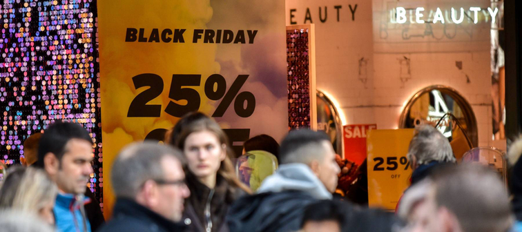 Black Friday sales, London, UK. - 29 Nov 2019.